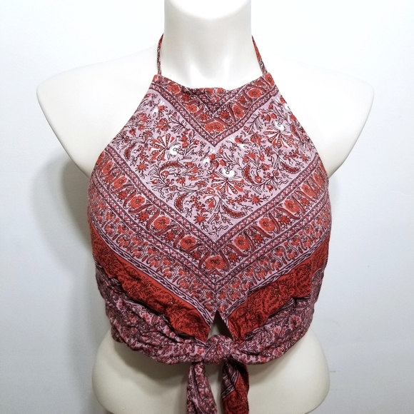American Eagle Outfitters Tops - American Eagle tie front smocked halter crop top